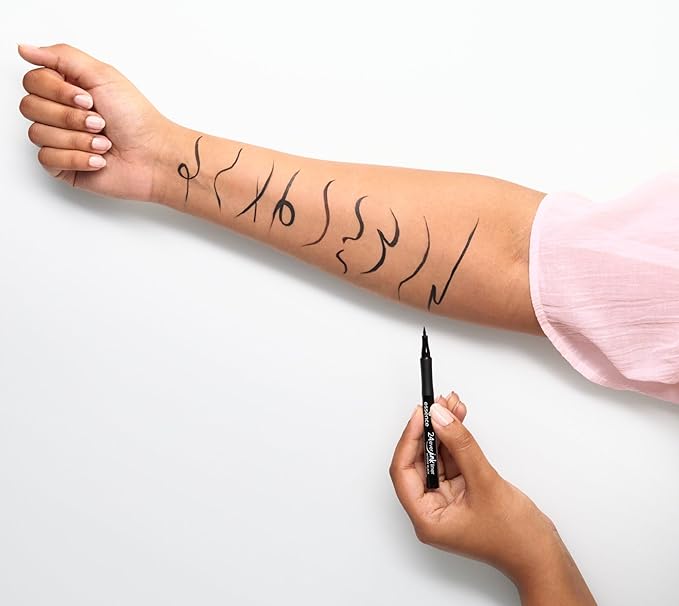 ESSENCE 24EVER INK LINER 01