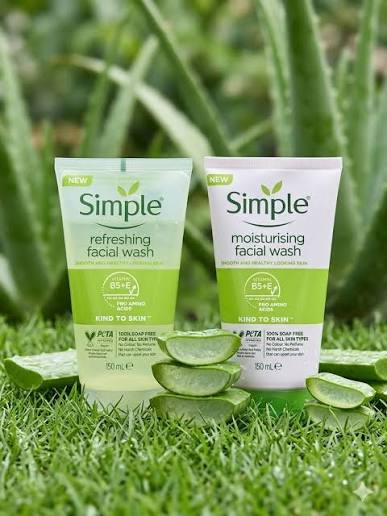 Simple Refreshing Facial Wash with Vitamin B5 & E - 150ml